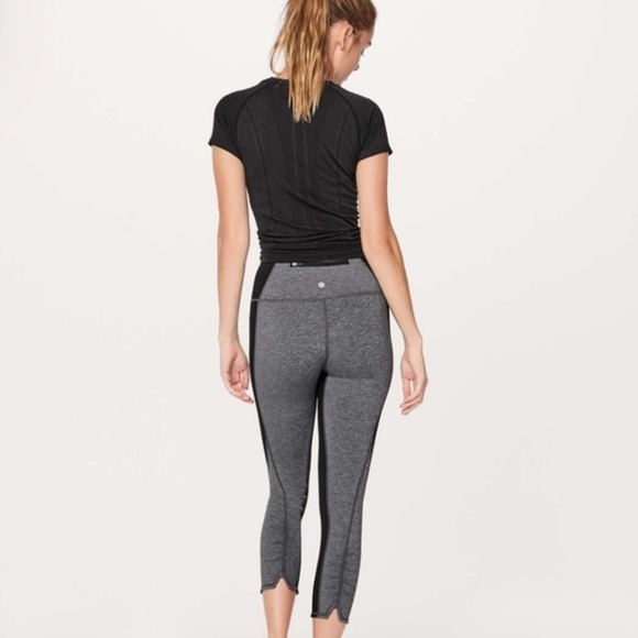 Lululemon On Your Mark Crop Leggings 4 - Picture 11 of 11